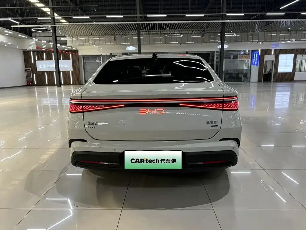 BYD Seal 07 DM-i — фото 7