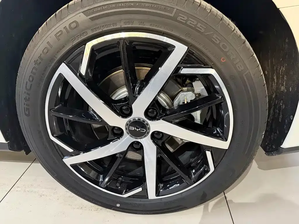 BYD Seal 07 DM-i — фото 8