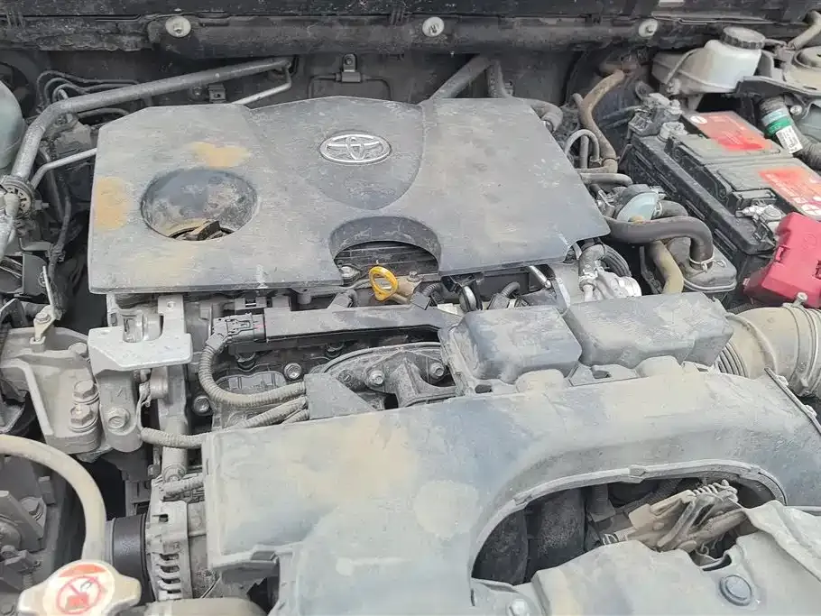 Toyota RAV4 — фото 10