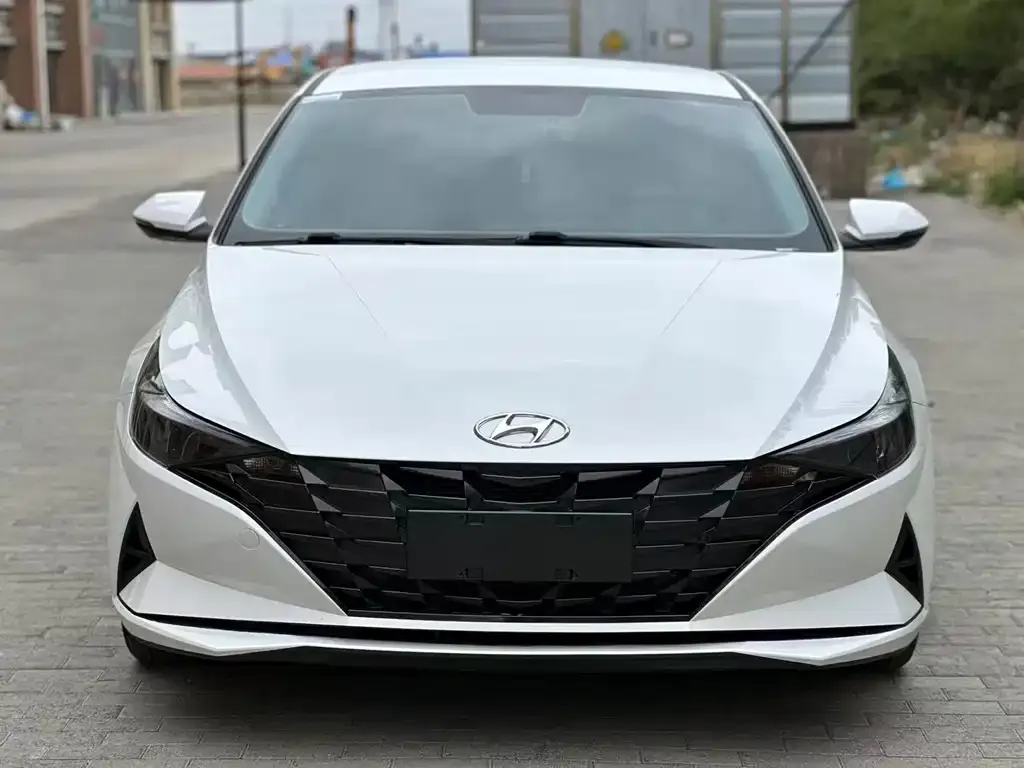 Hyundai Elantra — фото 4