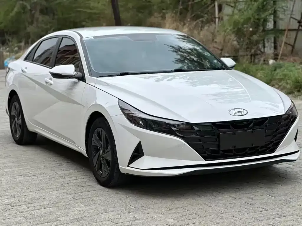 Hyundai Elantra — фото 8