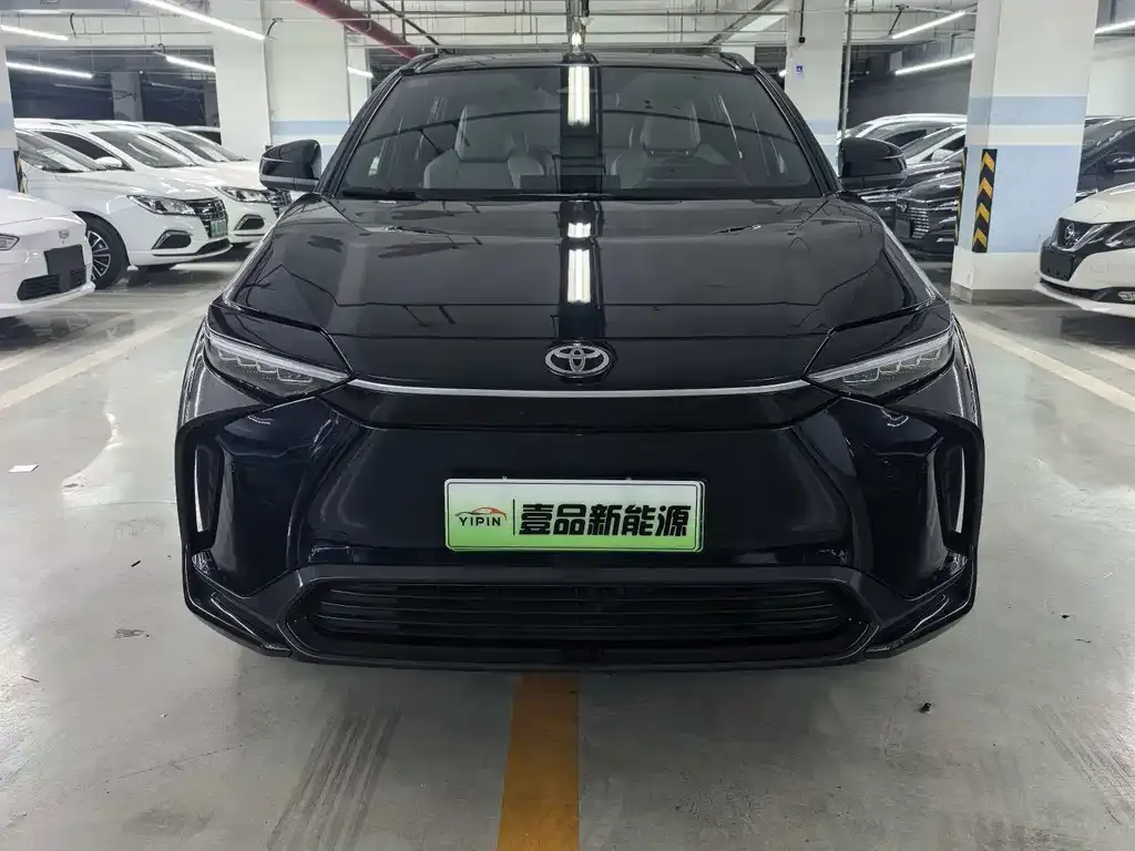 Toyota bZ4X 2022 из CN, фото 2