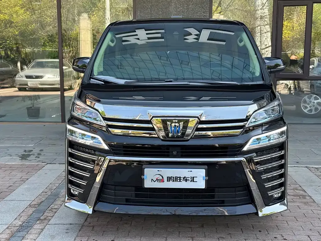 Toyota Vellfire — фото 8
