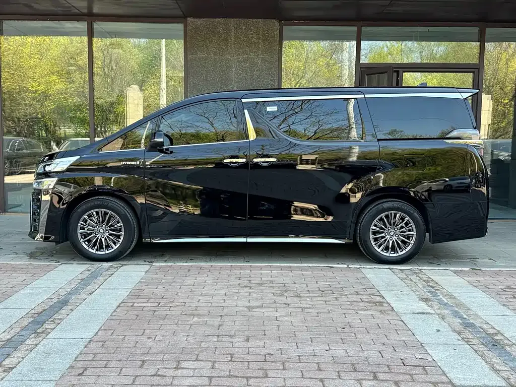 Toyota Vellfire — фото 7
