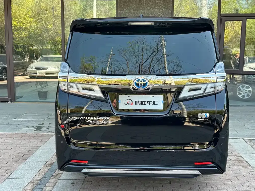 Toyota Vellfire — фото 10