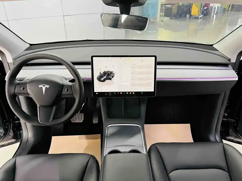 Tesla Model Y — фото 9