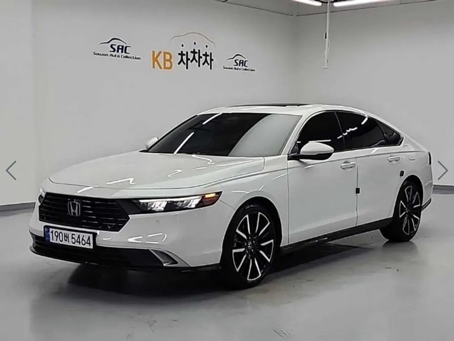 Honda Accord — фото 1