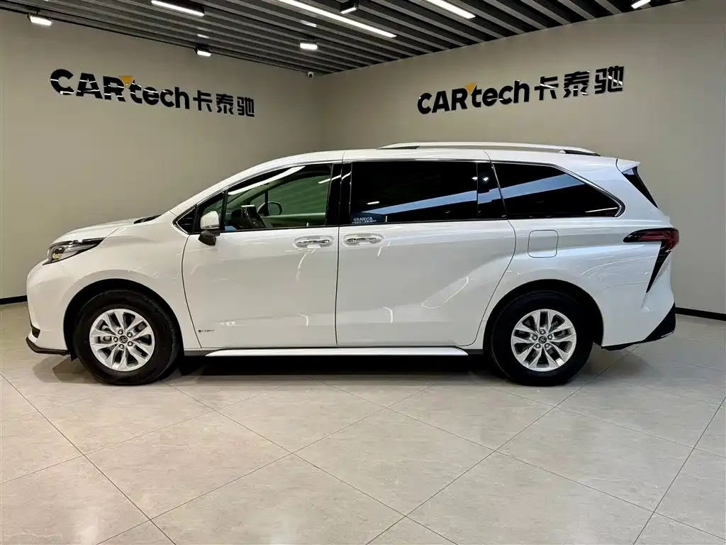Toyota Granvia — фото 2