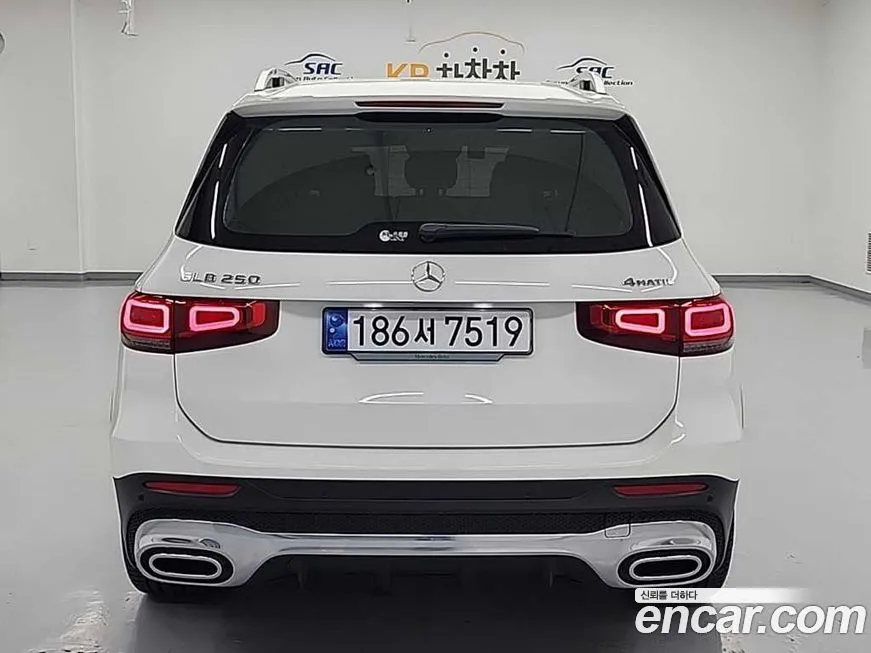 Mercedes-Benz GLB-Class — фото 2