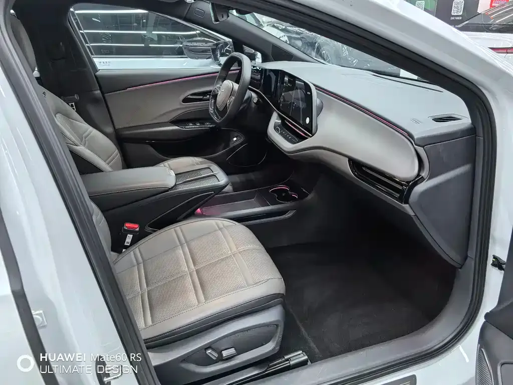 Hongqi EH7 2024 из CN, фото 10