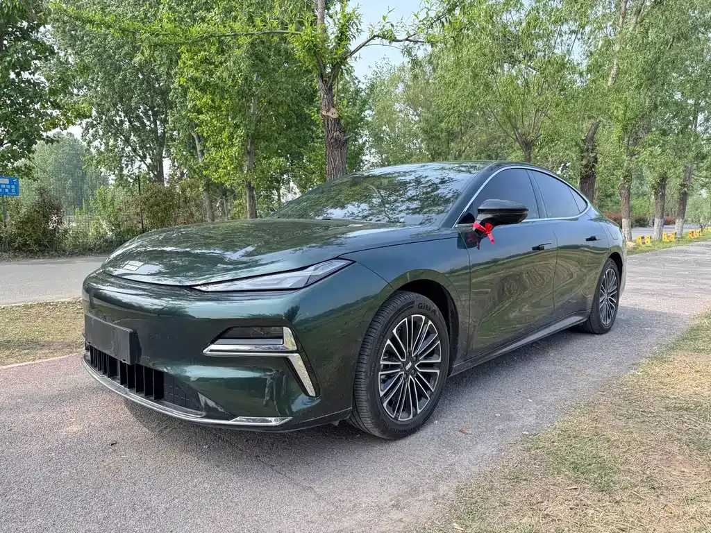 Geely Galaxy Xingyao 8