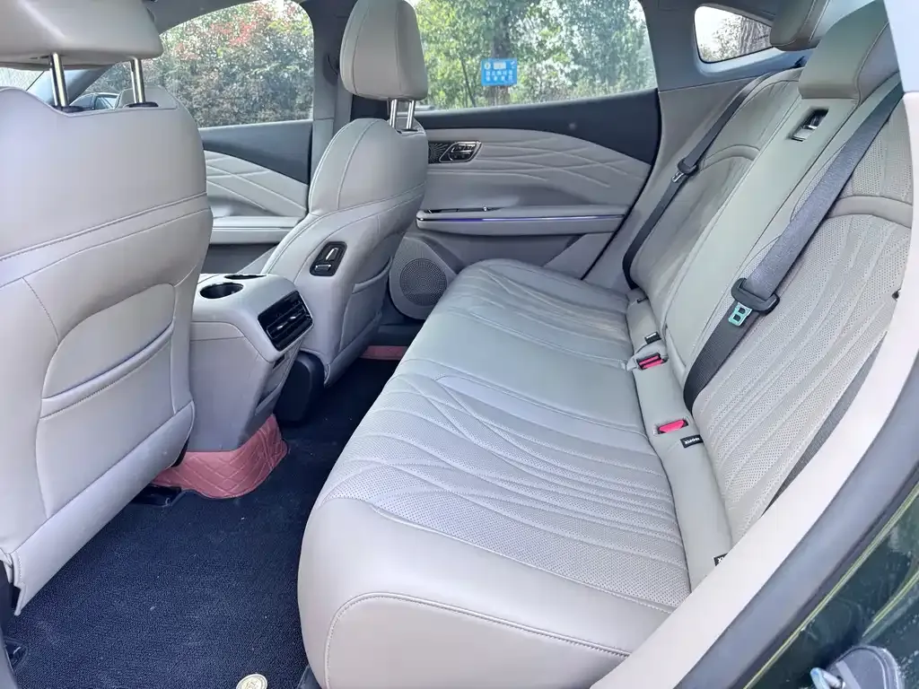 Geely Galaxy Xingyao 8 2025 из CN, фото 2