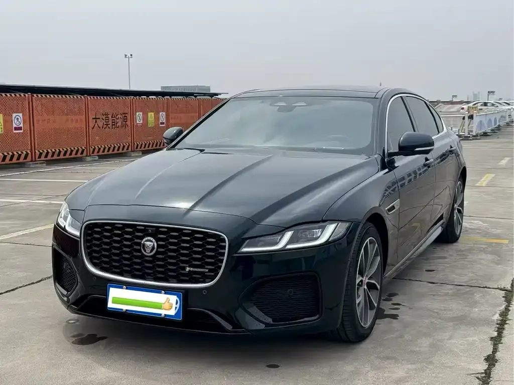 Jaguar XFL — фото 1