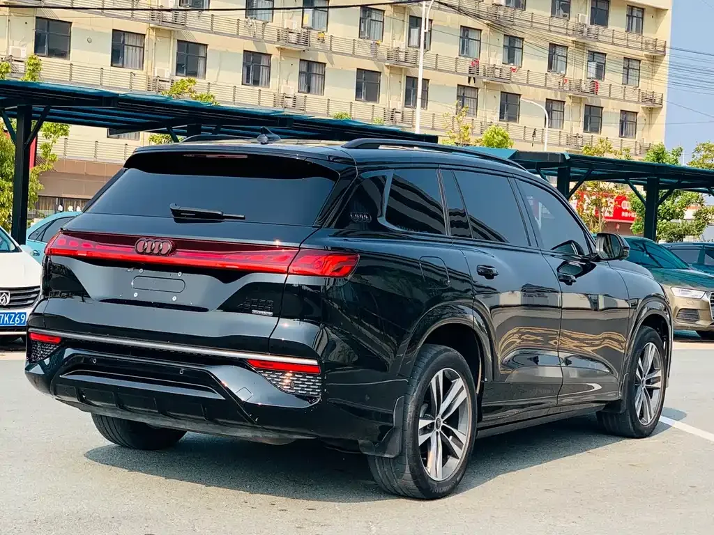 Audi Q6 2023 из CN, фото 4