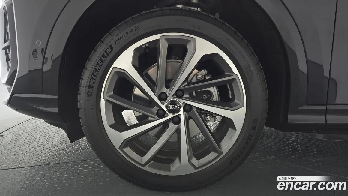 Audi Q5 2025 из KR, фото 8