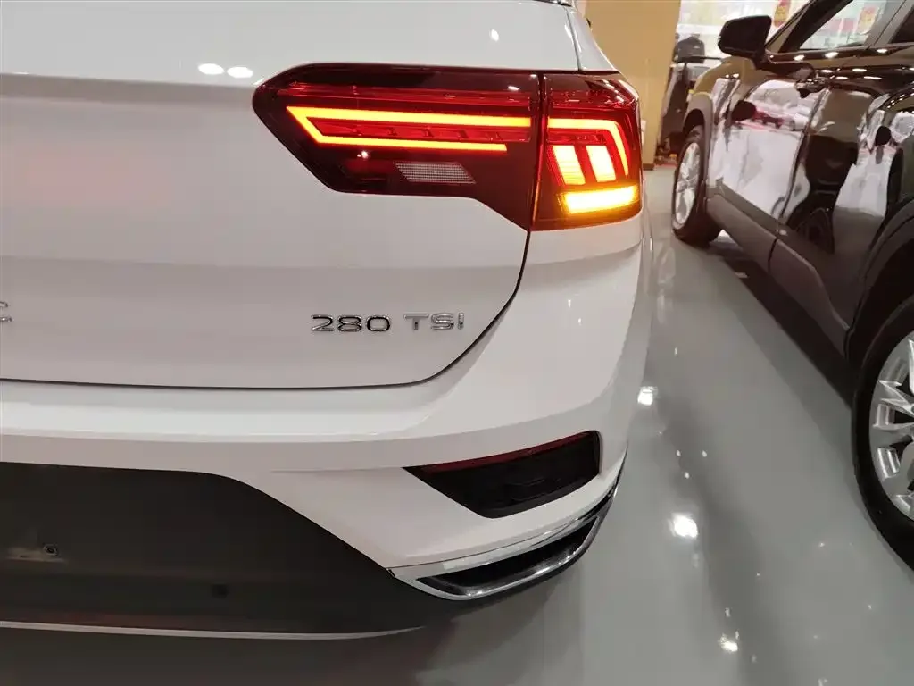 Volkswagen T-Roc 2021 из CN, фото 5