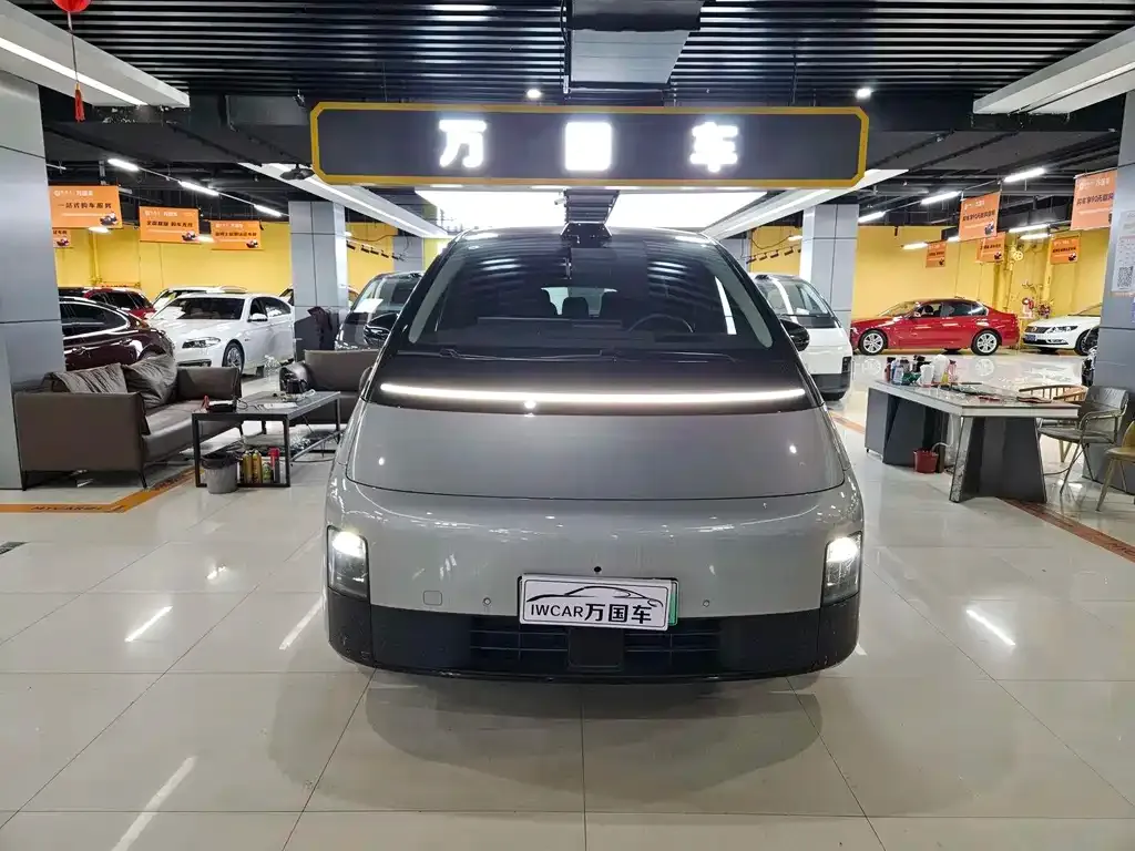 Li Auto MEGA