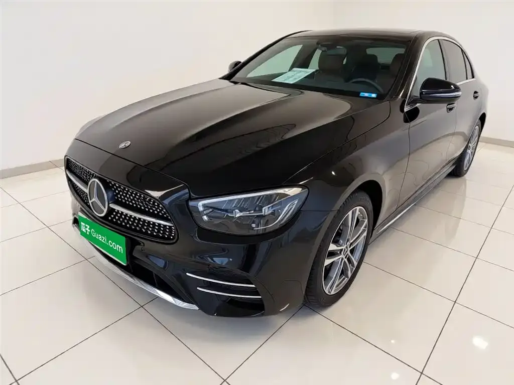 Mercedes-Benz E-Class — фото 1