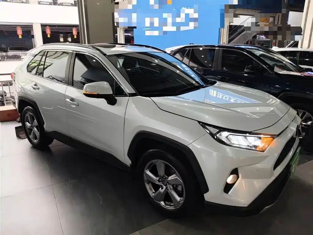 Toyota RAV4 — фото 7
