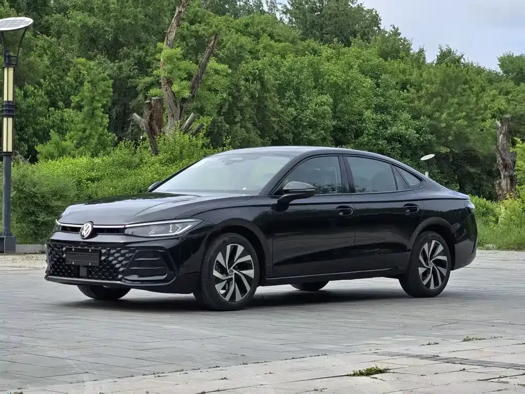 Volkswagen Passat — фото 1