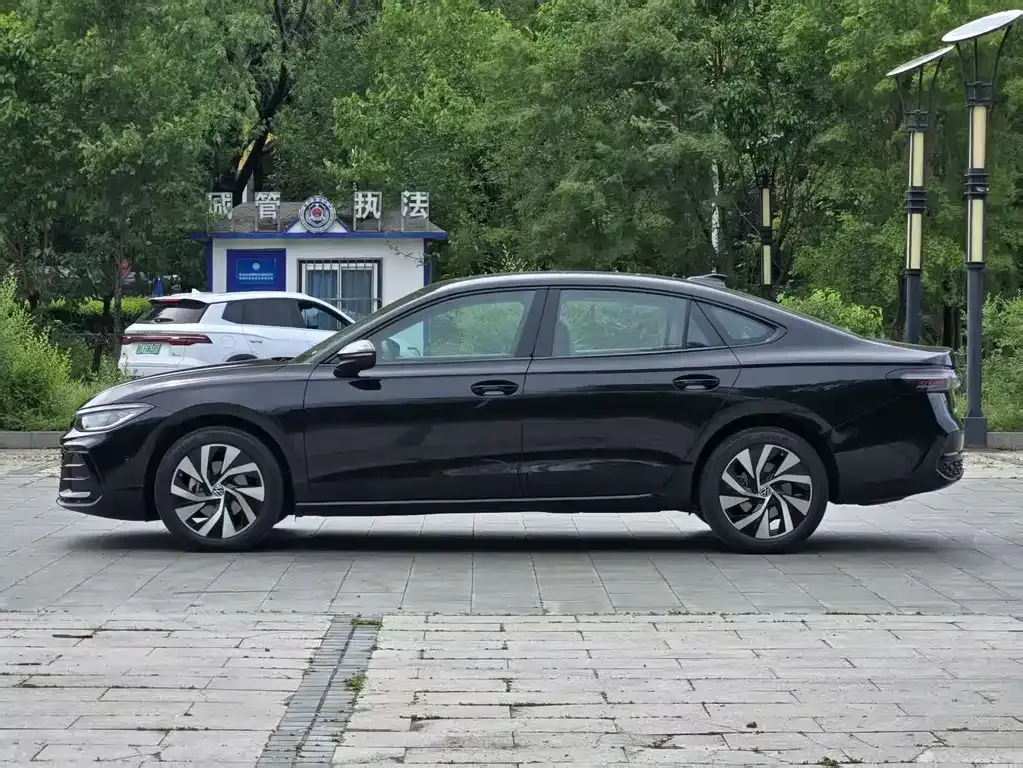 Volkswagen Passat — фото 9