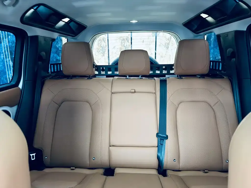 Land Rover Defender — фото 10
