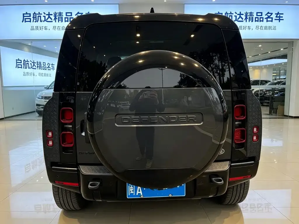 Land Rover Defender — фото 5