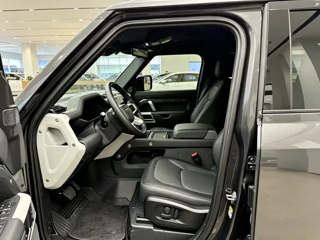 Land Rover Defender — фото 10
