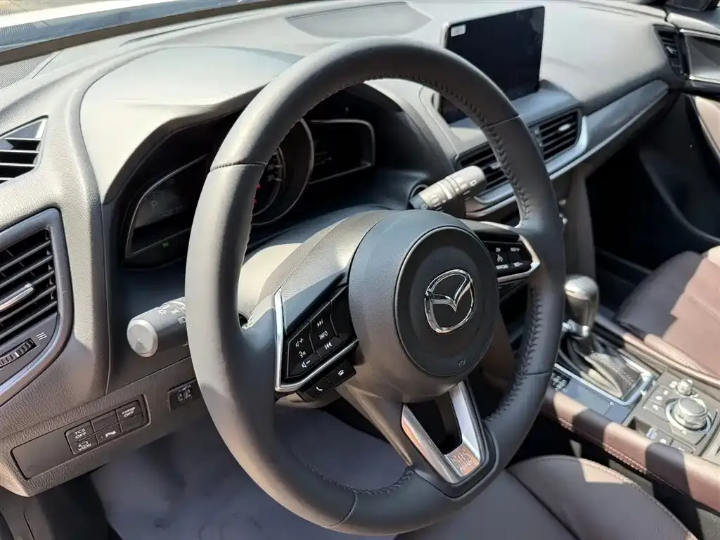 Mazda CX-4 — фото 10