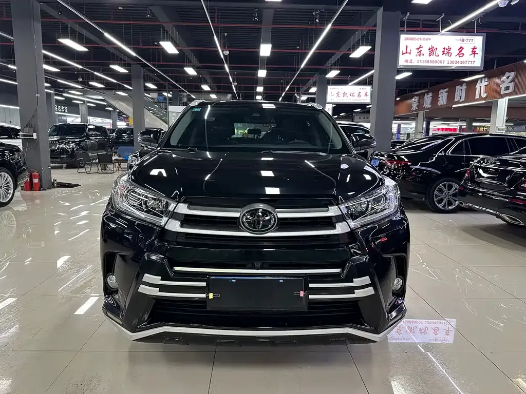 Toyota Highlander — фото 5