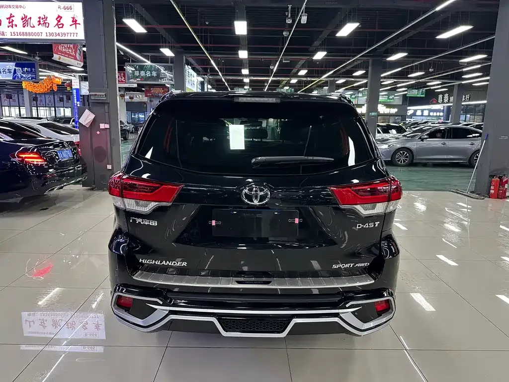Toyota Highlander — фото 2