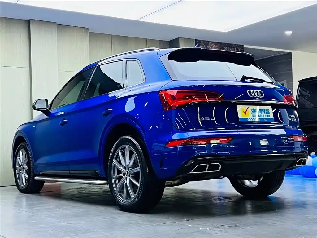 Audi Q5L — фото 8