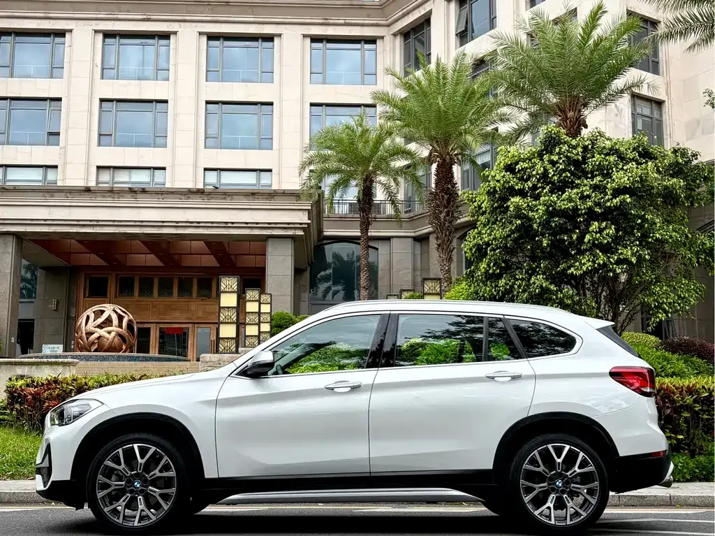 BMW X1 — фото 9