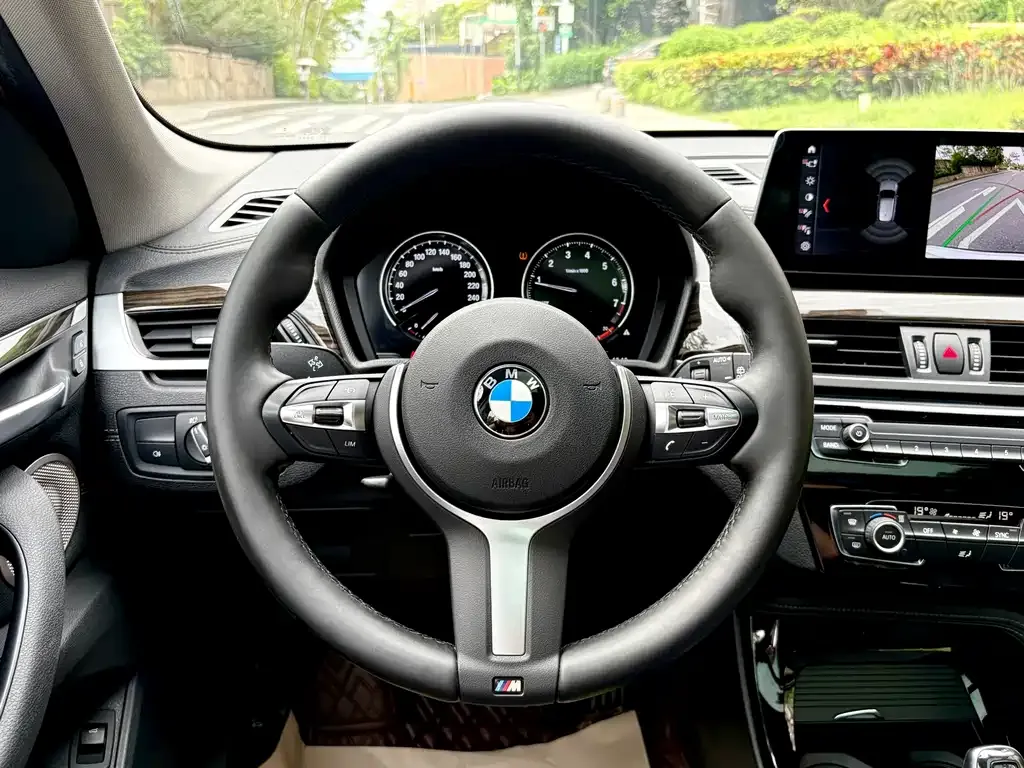 BMW X1 — фото 2