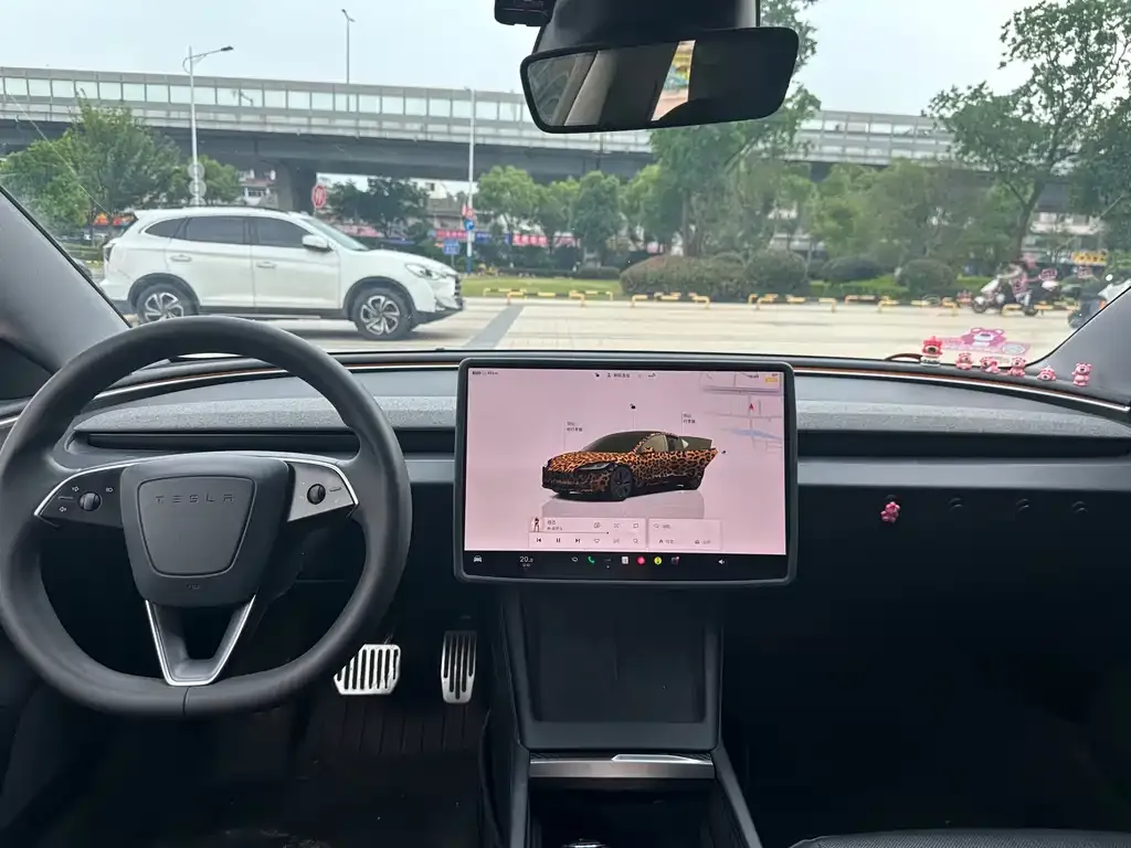Tesla Model 3 — фото 2