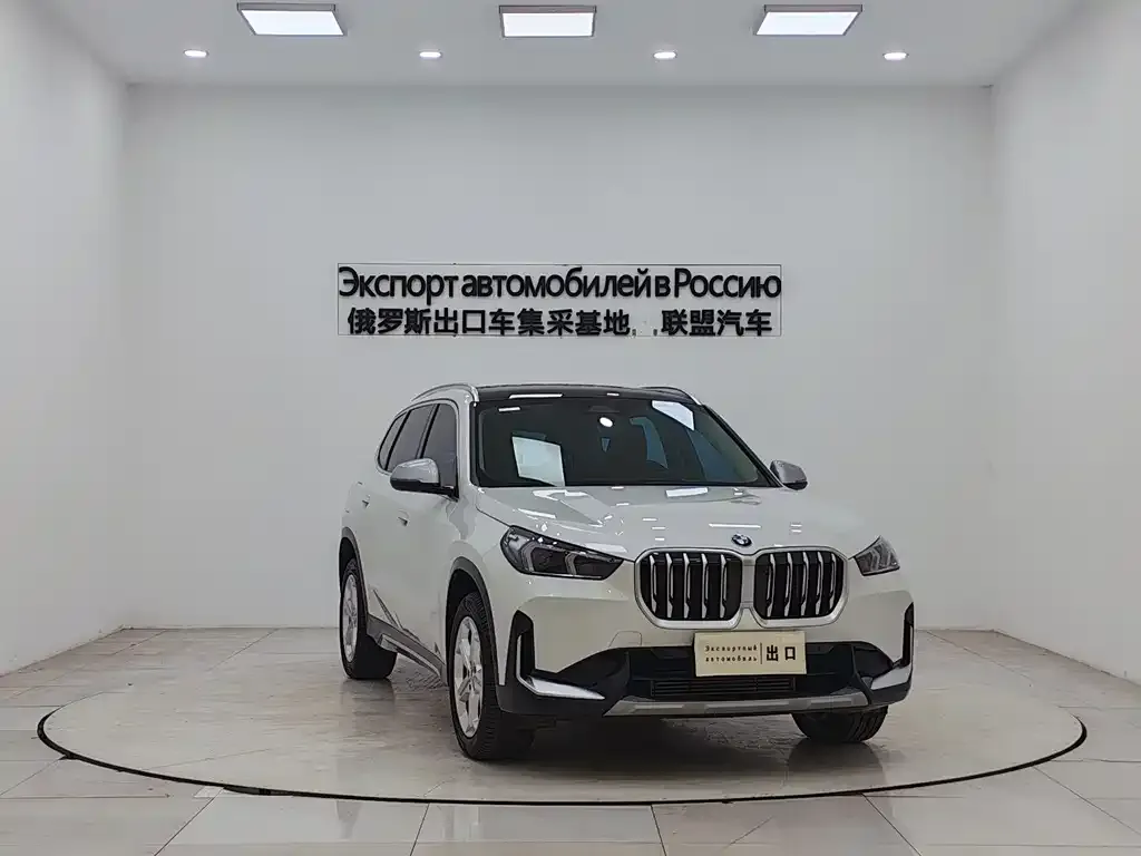 BMW X1 — фото 9