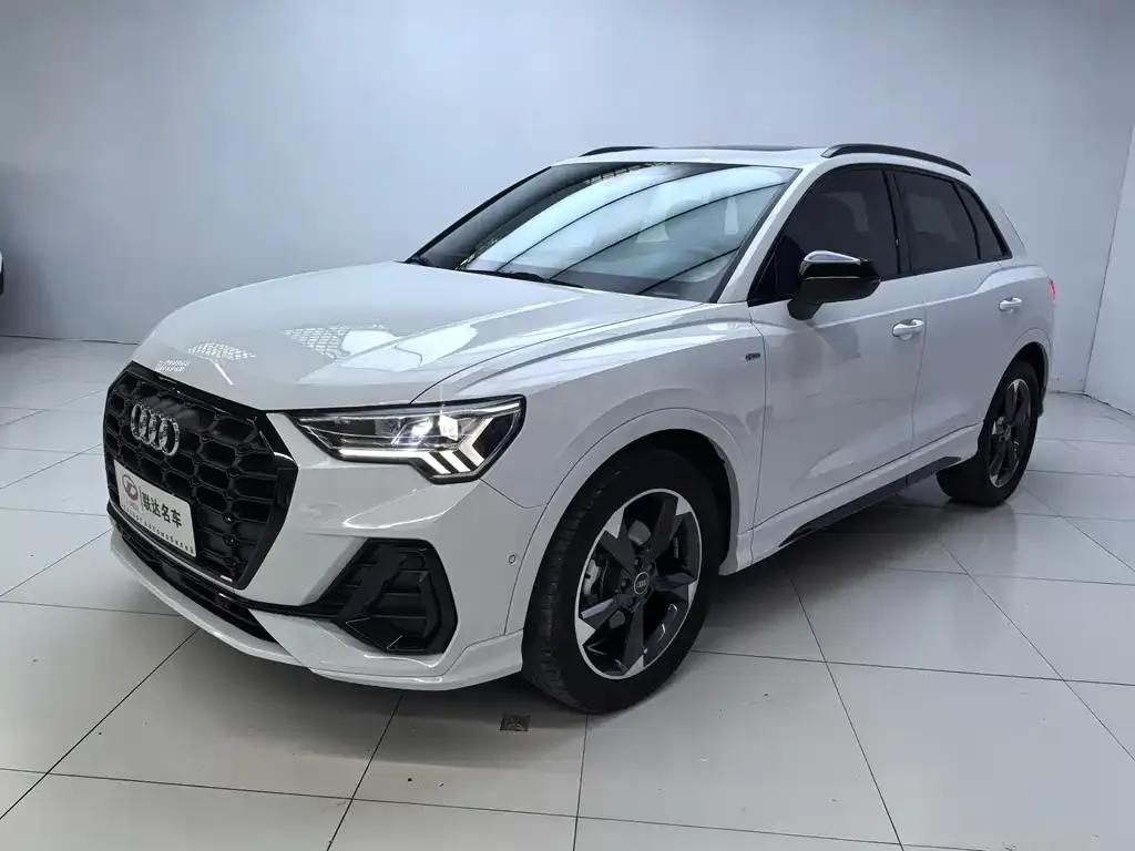 Audi Q3 — фото 1