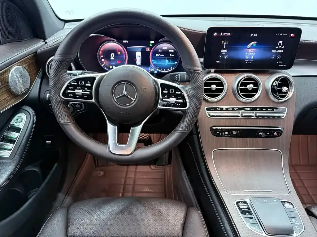 Mercedes-Benz GLC — фото 10