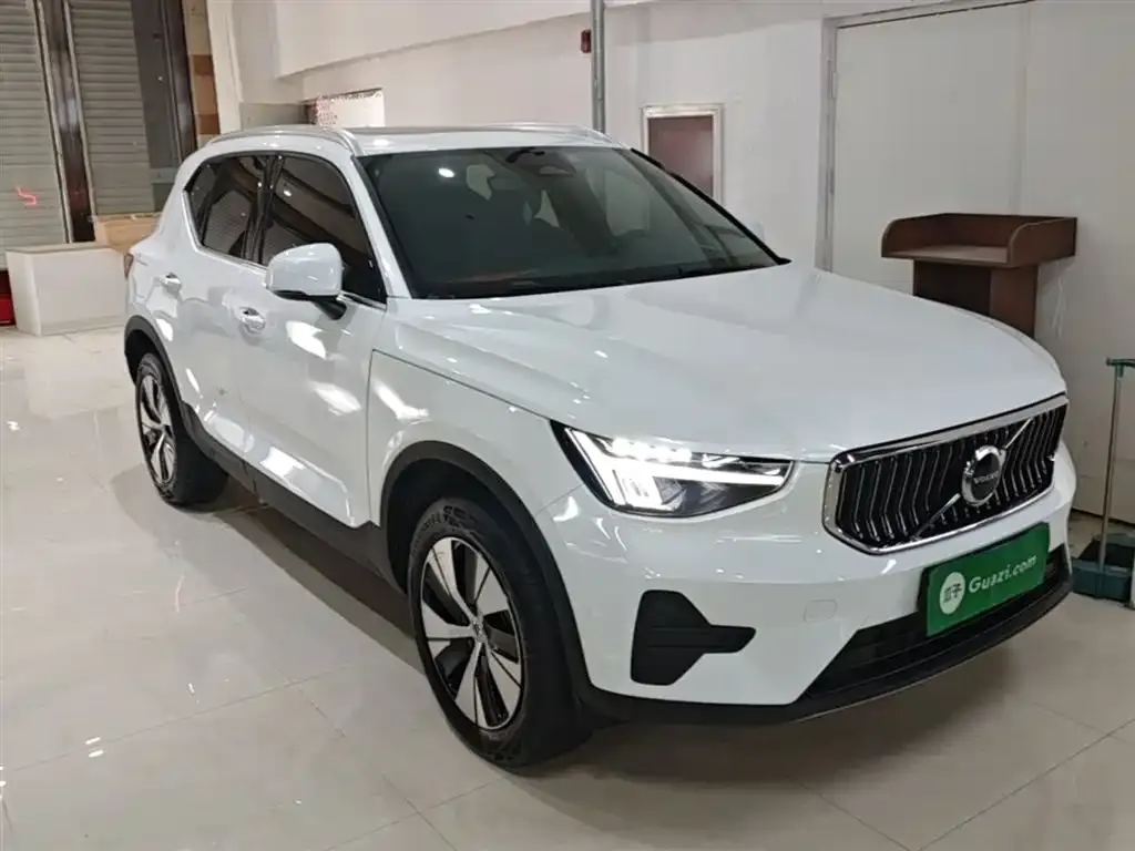 Volvo XC40 — фото 3