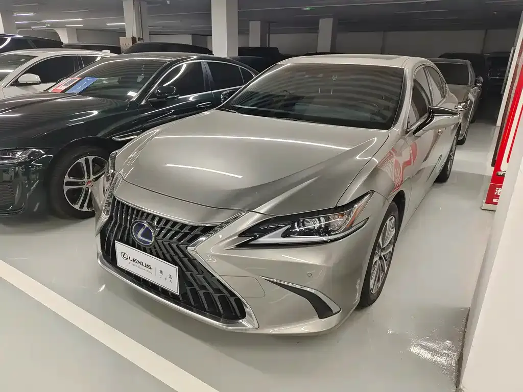 Lexus ES — фото 1
