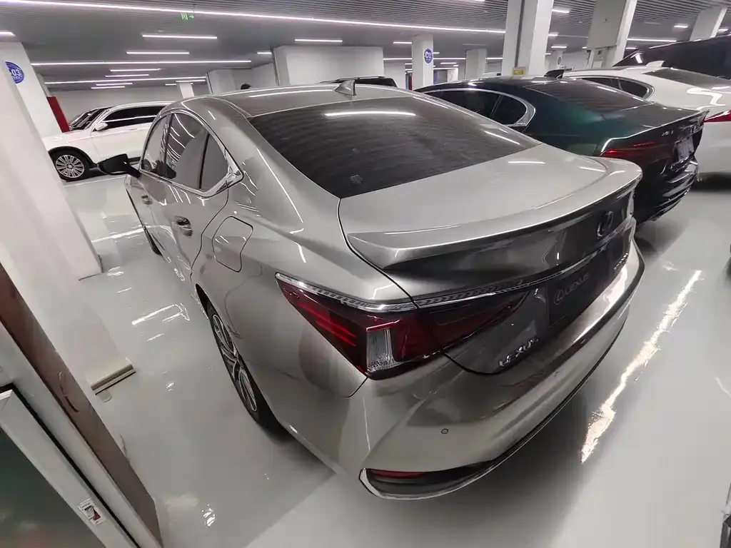 Lexus ES — фото 9