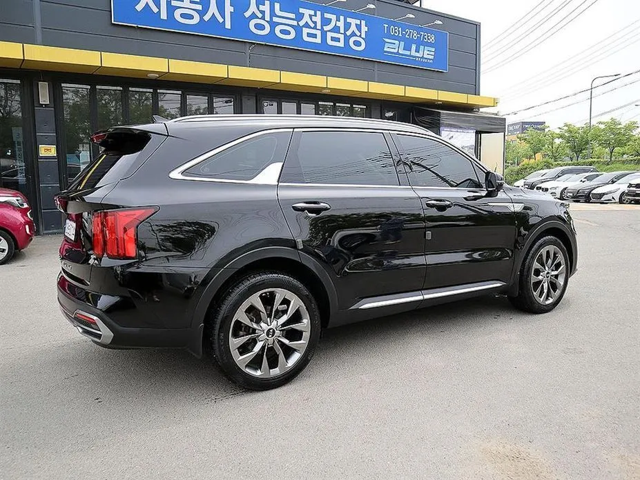Kia Sorento — фото 6
