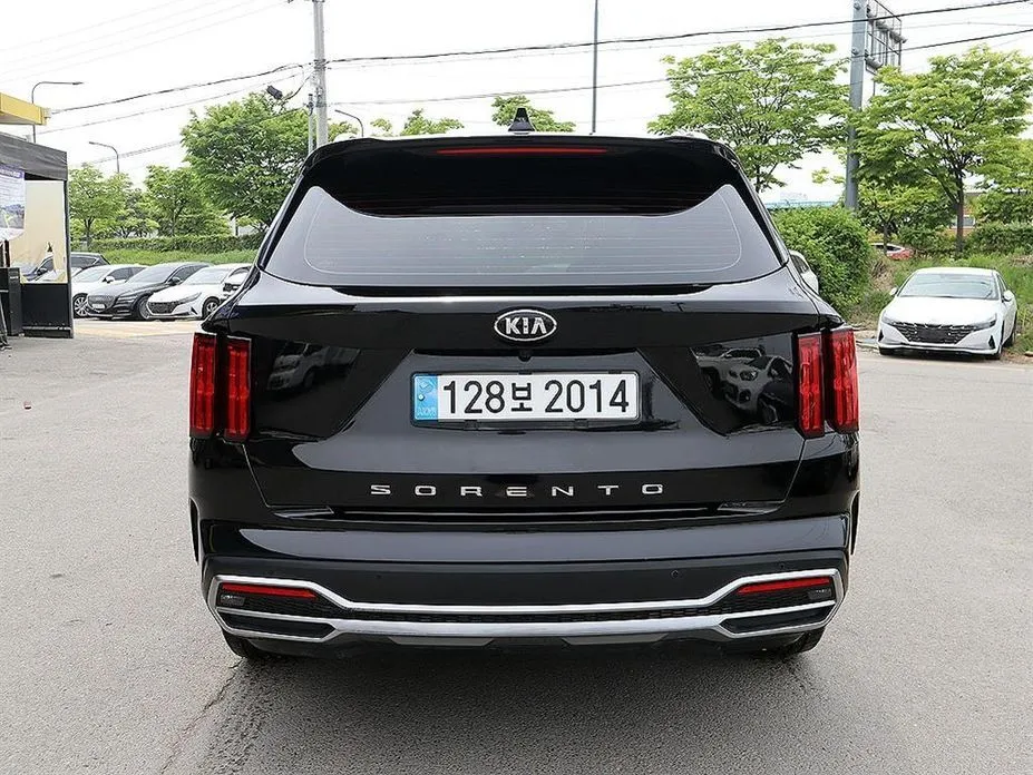 Kia Sorento — фото 10