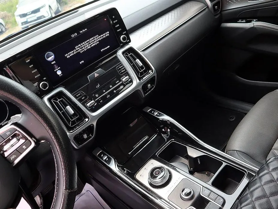 Kia Sorento — фото 8