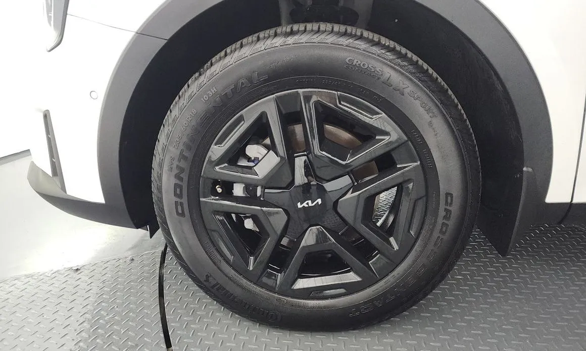 Kia Sorento — фото 9