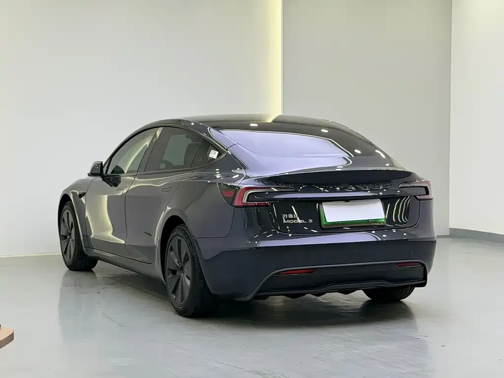 Tesla Model 3 — фото 6