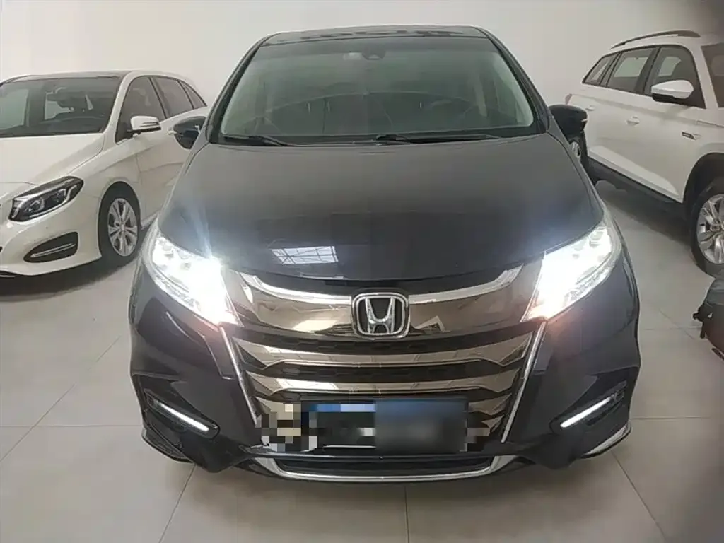 Honda Odyssey — фото 10
