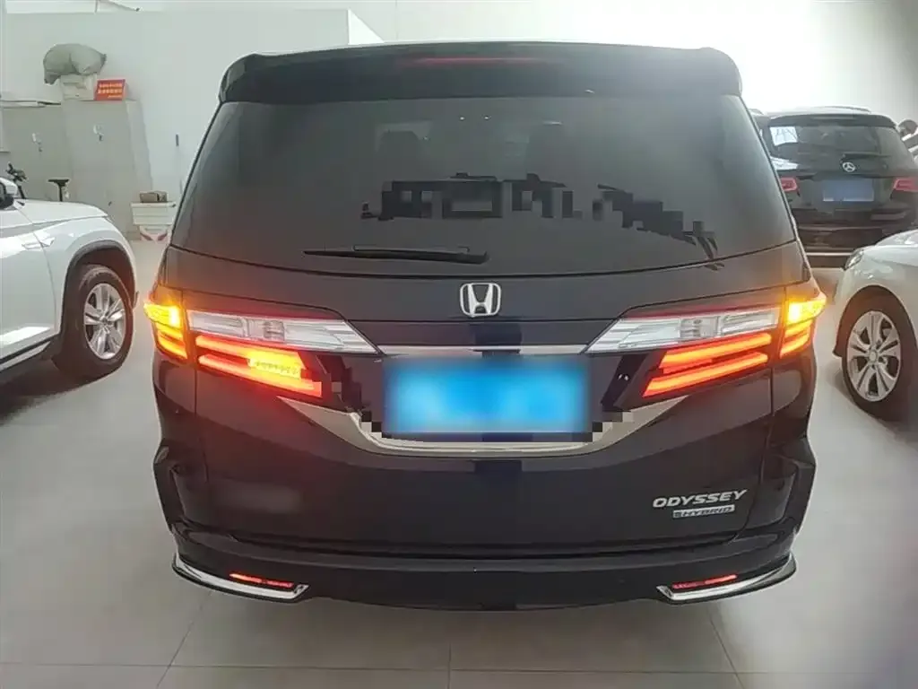 Honda Odyssey — фото 2