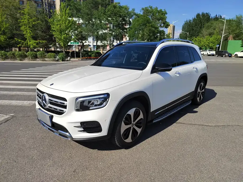 Mercedes-Benz GLB — фото 1