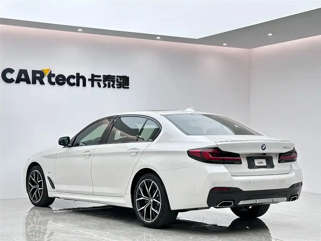 BMW 5 Series — фото 10